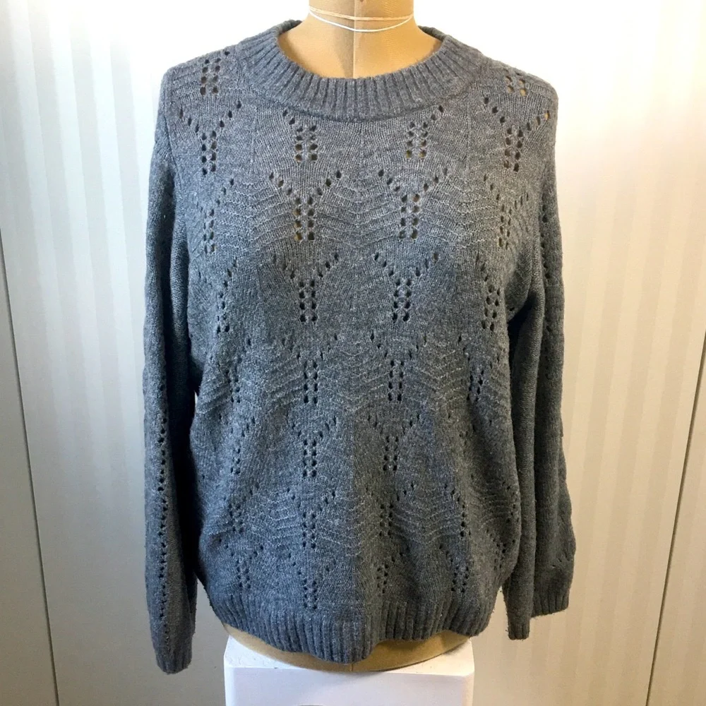 GAP grey knit crochet light sweater Size XL - Picture 1 of 5